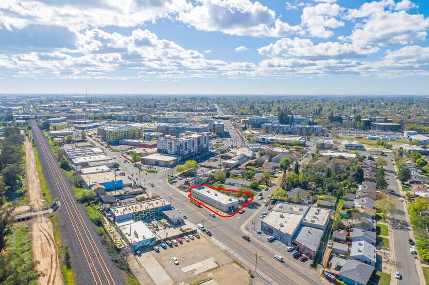 More Photos Of 6400 Elvas Ave, Sacramento Freestanding For Sale