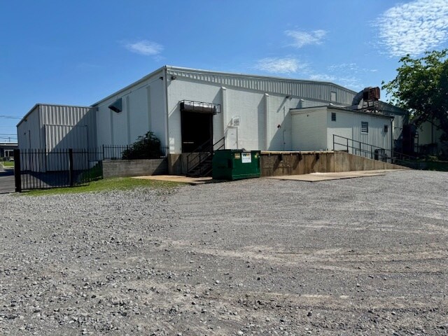 More Photos Of 7121 Cockrill Bend Blvd, Nashville Warehouse For Lease