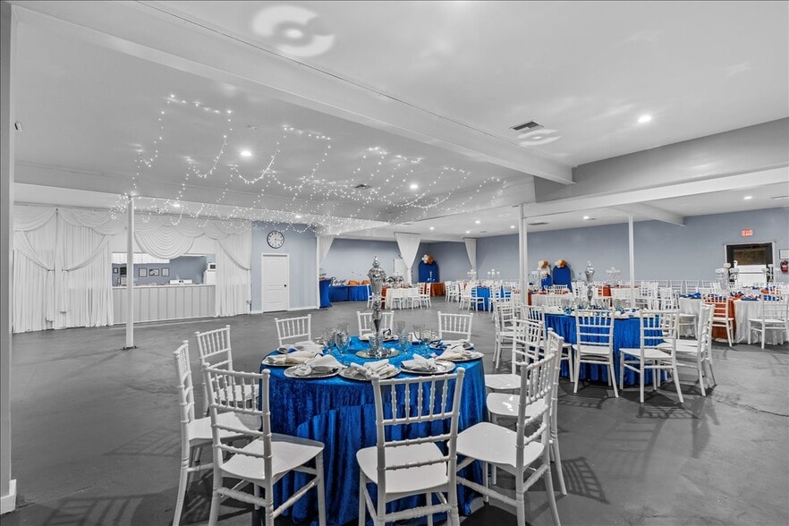 More Photos Of 88 N Daleville Ave, Daleville General Retail For Sale