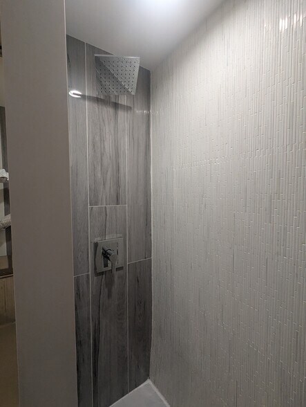 More Photos Of 150 W 58th St, New York Apartments For Lease