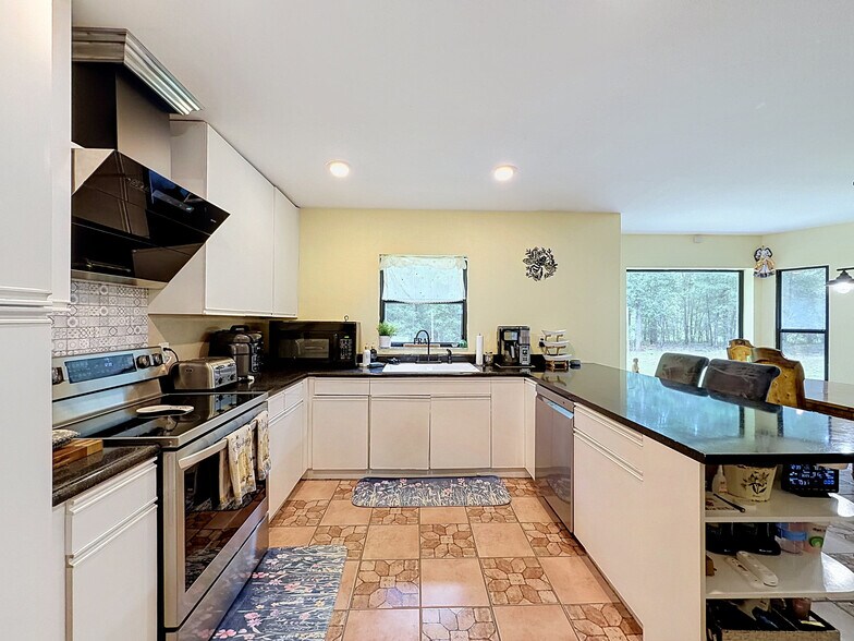 More Photos Of 26311 Willow St, Brooksville Specialty For Sale