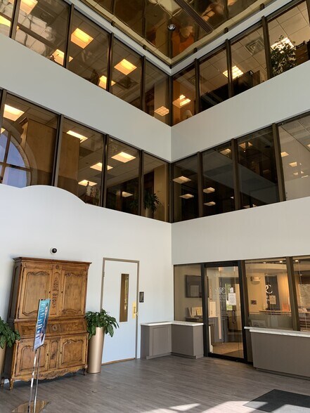 More Photos Of 2100 Clearwater Dr, Oak Brook Medical For Sale