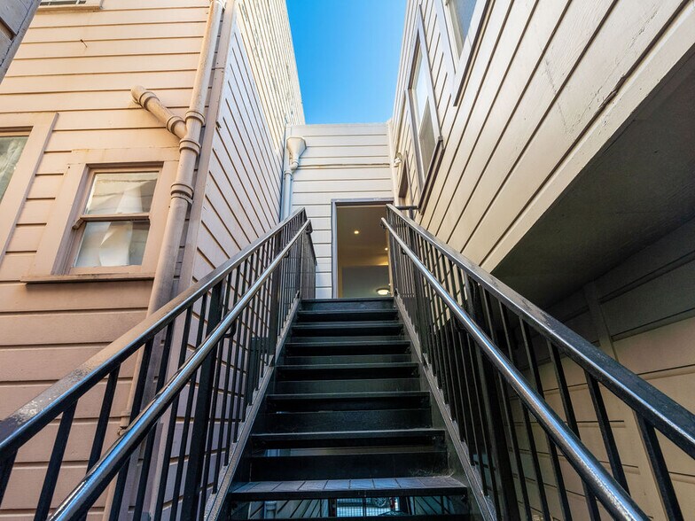 More Photos Of 1964-1966 Union St, San Francisco Apartments For Sale