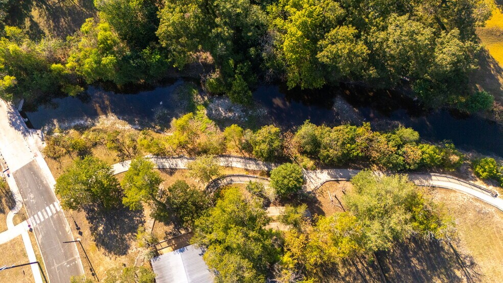 More Photos Of 322 S Main St, Boerne General Retail For Sale