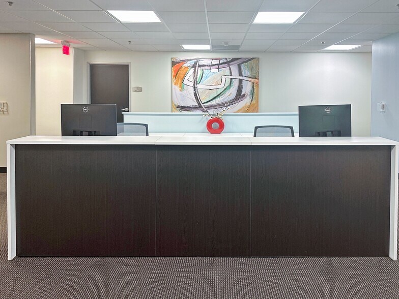 More Photos Of 120 N Washington Sq, Lansing Coworking Space