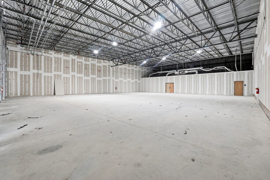 More Photos Of 1901 Peachtree Industrial Blvd, Buford Warehouse For Lease