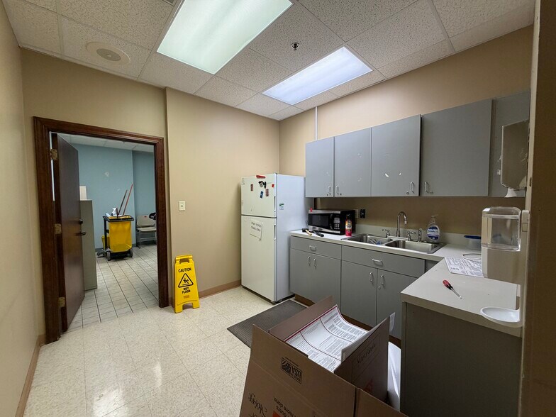 More Photos Of 6000 Joe Frank Harris Pky NW, Adairsville Healthcare For Lease