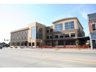More Photos Of 207 W Main St, Marshall Office For Lease