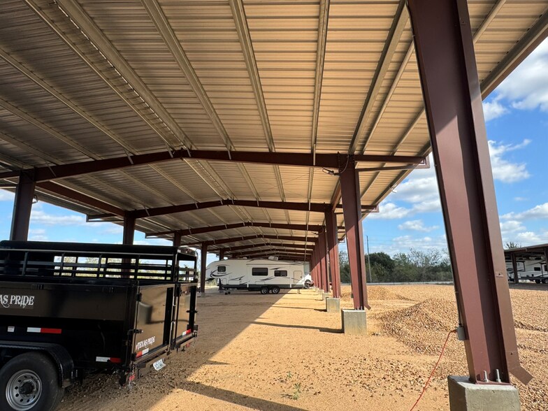 More Photos Of 7311-1 TX-36, Sealy Warehouse For Sale