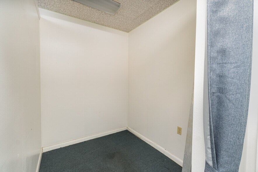 More Photos Of 6005 Silver Star Rd, Orlando Medical For Sale