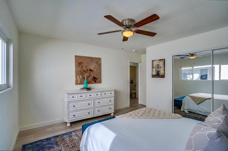 More Photos Of 1512 Sherman Pl, Long Beach Apartments For Sale