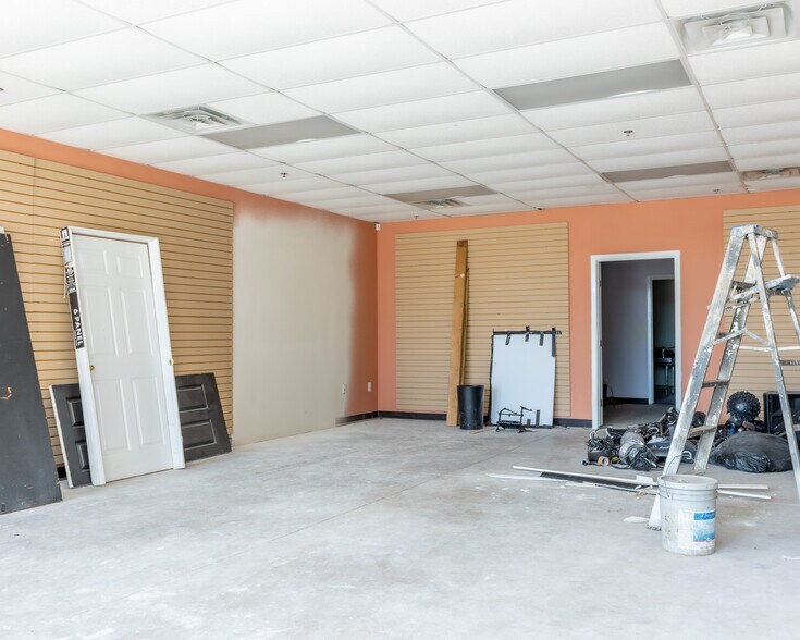 More Photos Of 7017 Baker Blvd, Richland Hills Storefront Retail Office For Lease