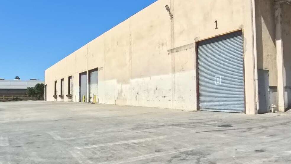 More Photos Of 1363 S Bonnie Beach Pl, Commerce Warehouse For Lease