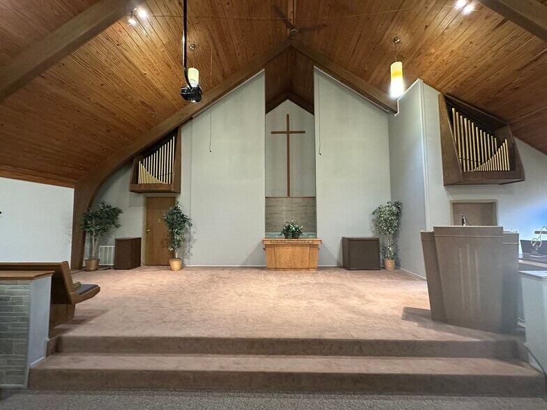 More Photos Of 6103 Forest Hills Rd, Rockford Specialty For Sale