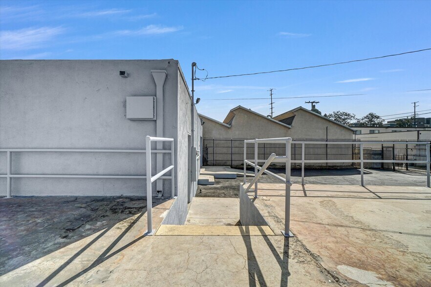 More Photos Of 520 W Pacific Coast Hwy, Long Beach Flex For Sale