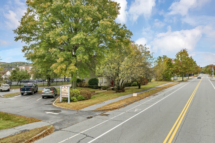 More Photos Of 68 Lyme Rd, Hanover Office Residential For Sale