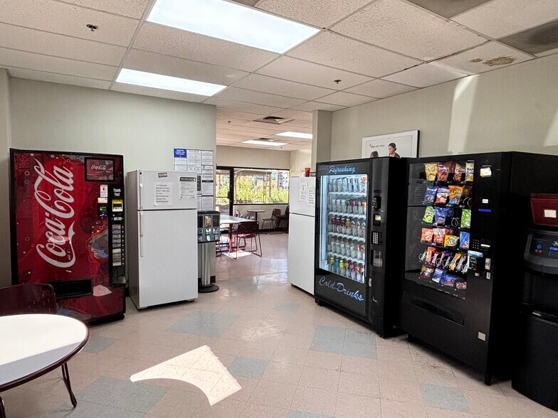 More Photos Of 3401 E Elwood St, Phoenix Office For Sale