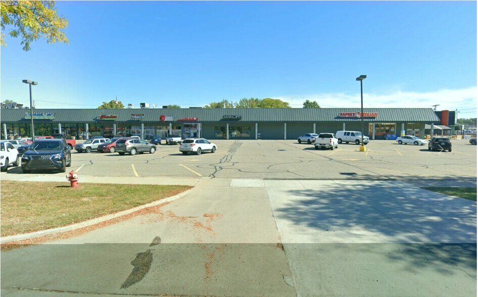 Primary Photo Of 29048-29098 N Campbell Rd, Madison Heights Freestanding For Sale
