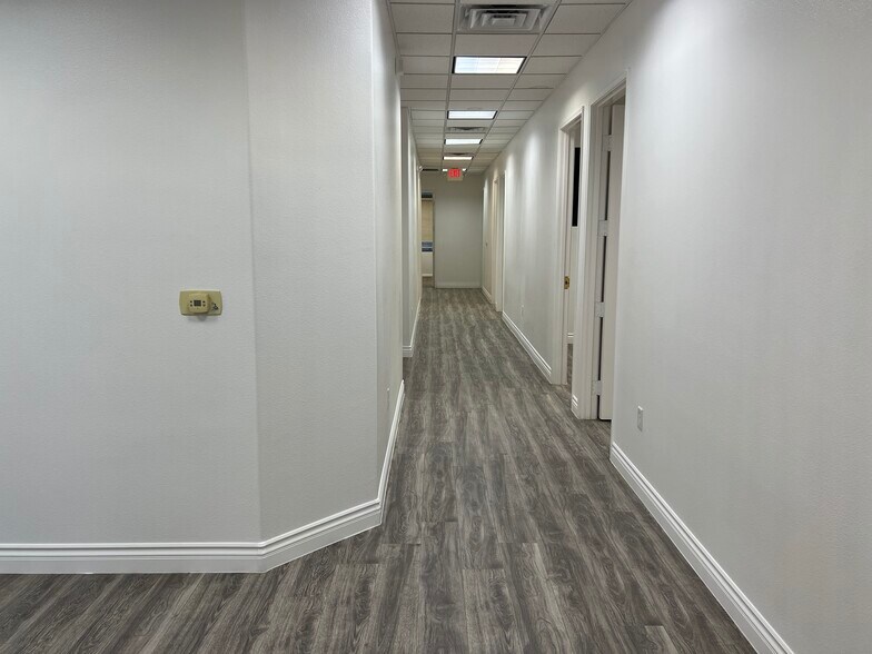 More Photos Of 375 N Stephanie St, Henderson Office For Sale