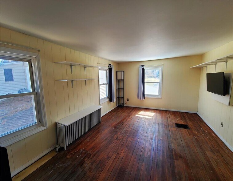 More Photos Of 108 Main St, Livingston Manor Convenience Store For Sale