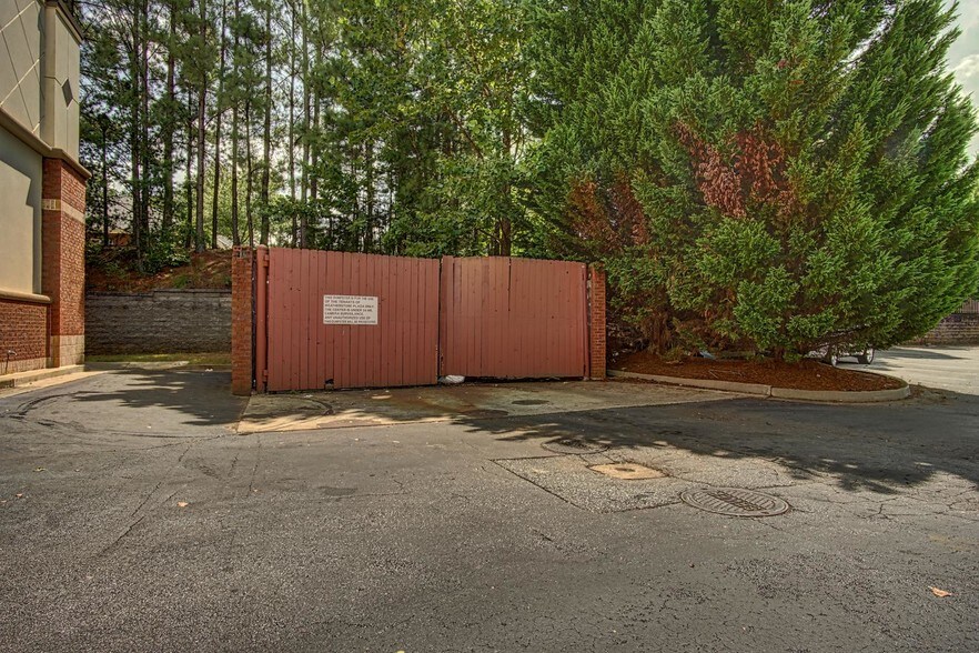 More Photos Of 12910 Highway 92, Woodstock Storefront For Lease