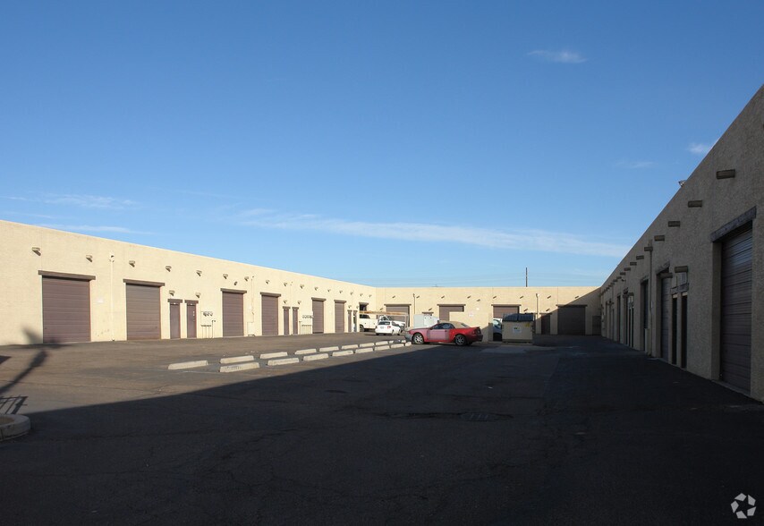 More Photos Of 2450 E Chambers St, Phoenix Warehouse For Lease