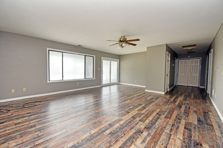 More Photos Of 10 Deer Crossing Trl, Blairsville Office For Lease