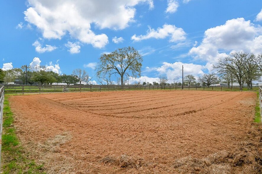 More Photos Of 8811 FM 359 Rd, Richmond Specialty For Sale