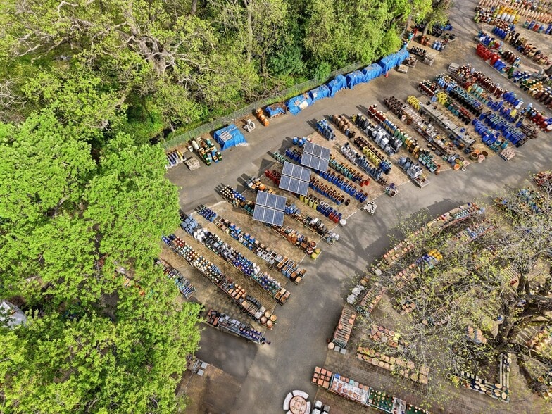 More Photos Of 5930 Cherry Glen Rd, Vacaville Garden Center For Sale