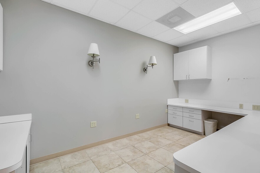 More Photos Of 7932 W Sand Lake Rd, Orlando Office For Sale