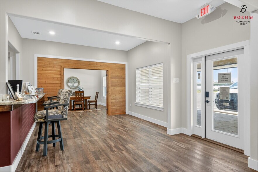 More Photos Of 32840 IH-10 W, Boerne Office For Lease