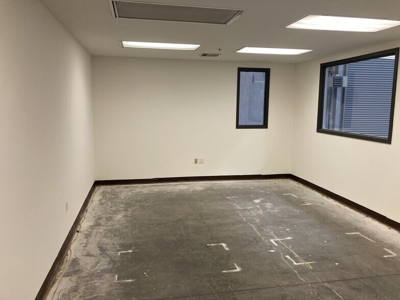 More Photos Of 1000 Quesada Ave, San Francisco Warehouse For Lease