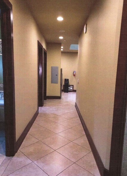 More Photos Of 2221 H G Mosley Pky, Longview Office For Sale