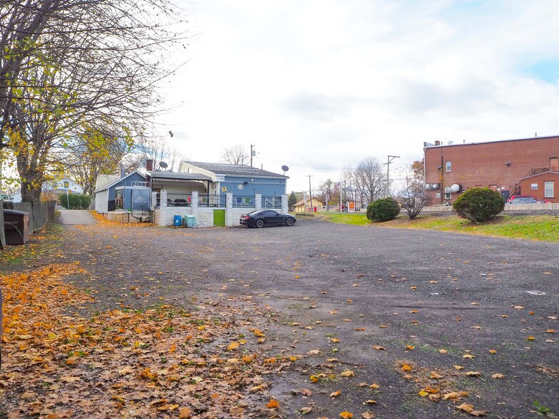 More Photos Of 1 Wall St, Cromwell Restaurant For Sale