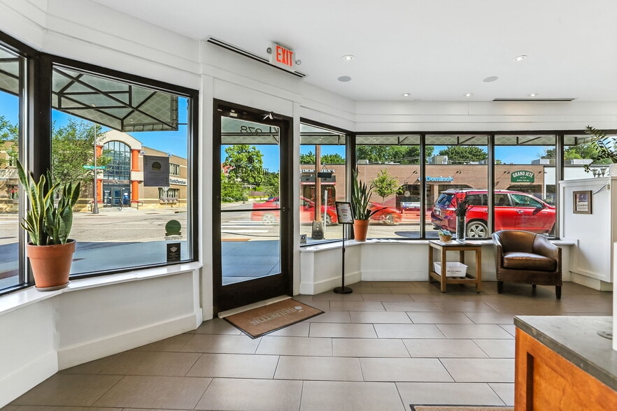 More Photos Of 976-978 Grand Ave, Saint Paul Storefront Retail Residential For Sale