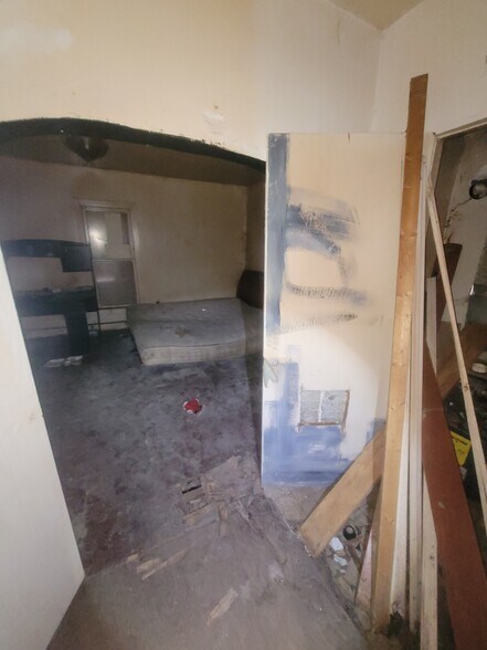 More Photos Of 1823 W 8th St, Muncie Multifamily For Sale