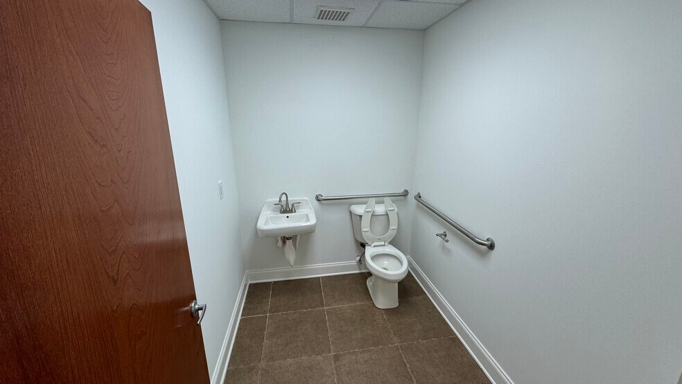 More Photos Of 6065 Parkway North Dr, Cumming Distribution For Sale