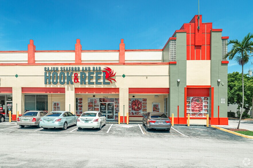 More Photos Of 7388-7562 W Commercial Blvd, Lauderhill General Retail For Lease