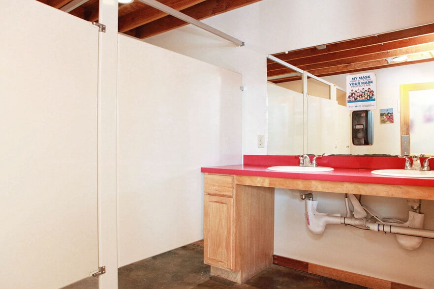 More Photos Of 416-420 E 2nd St, Tulsa Storefront Retail Office For Lease