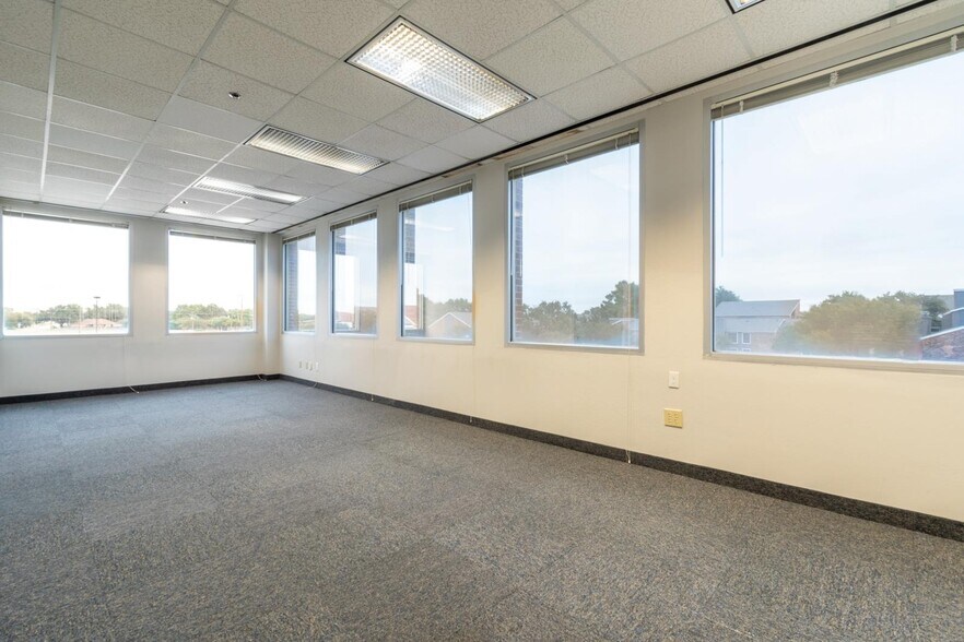 More Photos Of 6851 NE Loop 820, North Richland Hills Office For Lease