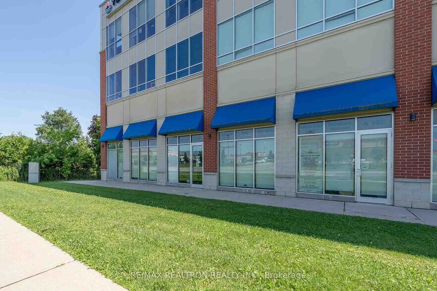 More Photos Of 11685 Yonge St, Richmond Hill Office For Sale