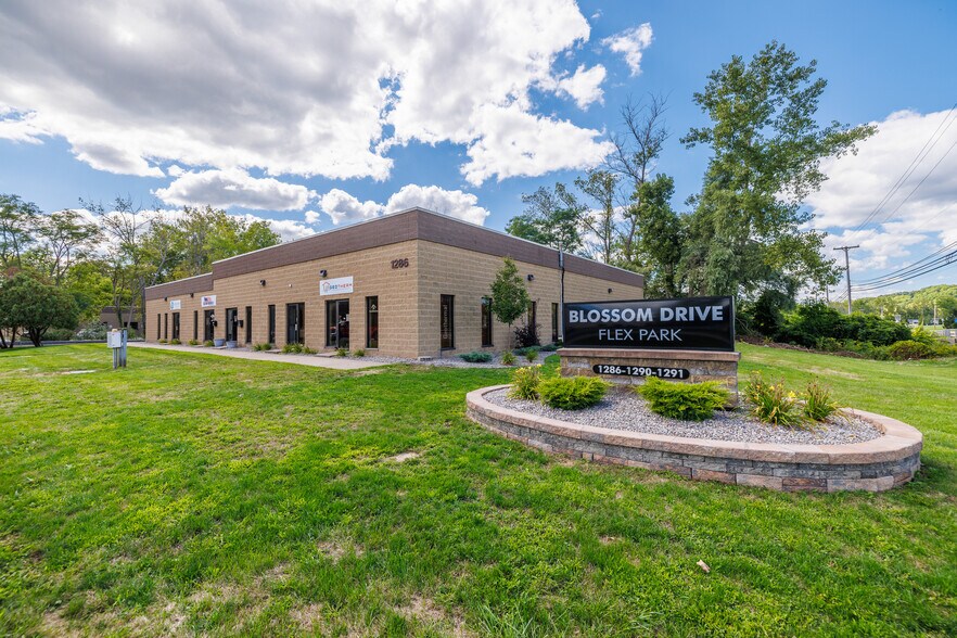 More Photos Of 1286 Blossom Dr, Victor Medical For Lease
