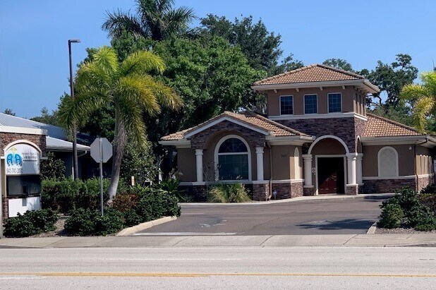 More Photos Of 2816 Manatee Ave, Bradenton Medical For Sale