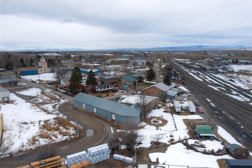 More Photos Of 725 E Cottonwood St, Bozeman Industrial For Sale