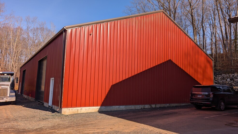 More Photos Of 90 Ciro Rd, North Branford Industrial For Lease
