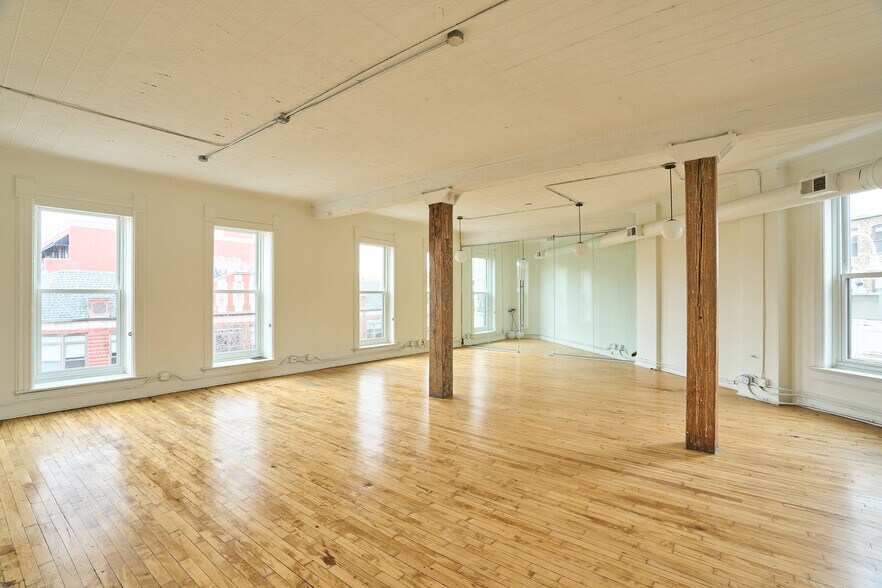 More Photos Of 1539 N Damen Ave, Chicago Office For Lease