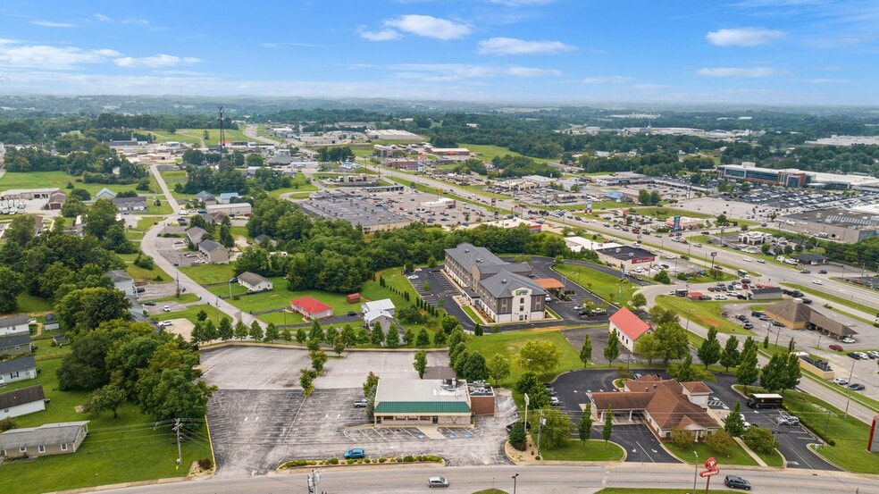 More Photos Of 754 W Cherry St, Glasgow Restaurant For Sale