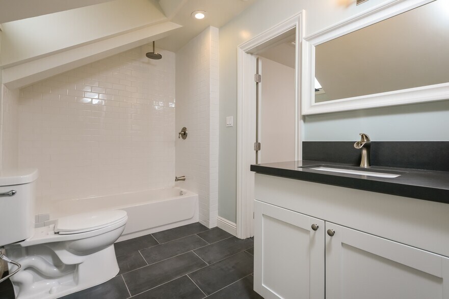 More Photos Of 1505 Fern St, San Diego Apartments For Sale