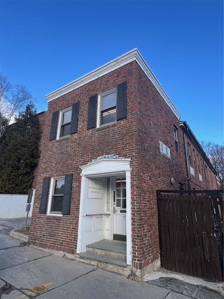 Primary Photo Of 23 Commonwealth Ave, Chestnut Hill Office For Sale