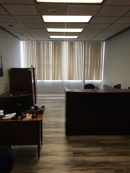 More Photos Of 711 Margaret St, Jacksonville Office For Sale